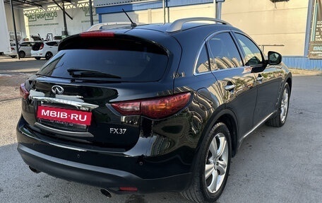 Infiniti FX II, 2011 год, 1 950 000 рублей, 6 фотография