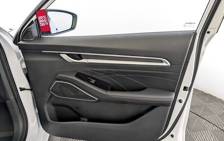 Geely Emgrand, 2024 год, 1 900 000 рублей, 24 фотография