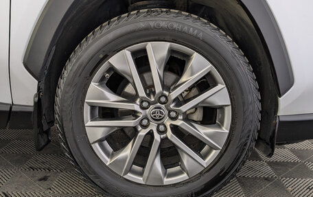 Toyota RAV4, 2020 год, 3 400 000 рублей, 12 фотография