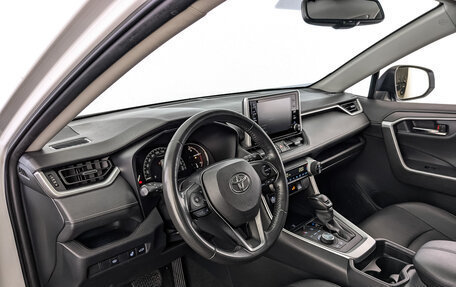 Toyota RAV4, 2020 год, 3 400 000 рублей, 15 фотография