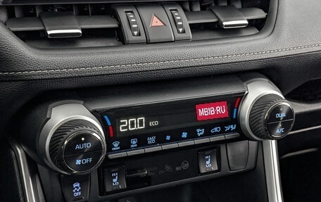 Toyota RAV4, 2020 год, 3 400 000 рублей, 21 фотография
