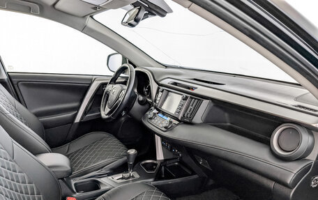 Toyota RAV4, 2018 год, 2 100 000 рублей, 11 фотография