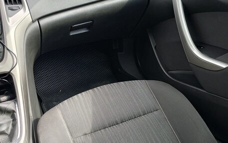 Opel Astra J, 2010 год, 670 000 рублей, 11 фотография