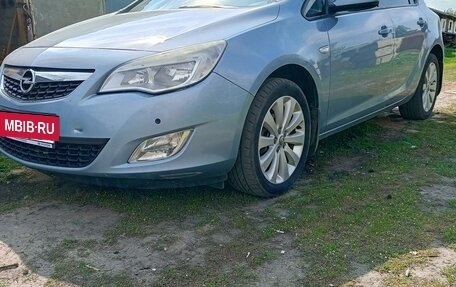 Opel Astra J, 2010 год, 670 000 рублей, 6 фотография
