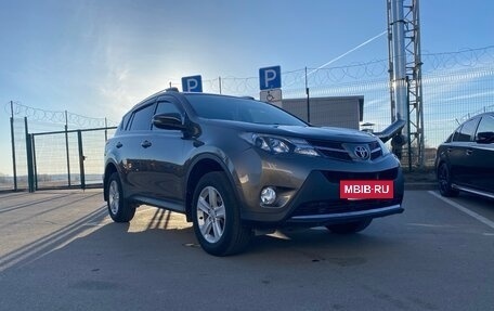 Toyota RAV4, 2014 год, 2 200 000 рублей, 2 фотография