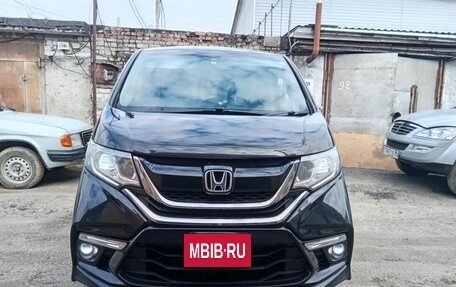 Honda Stepwgn IV, 2016 год, 2 450 000 рублей, 2 фотография