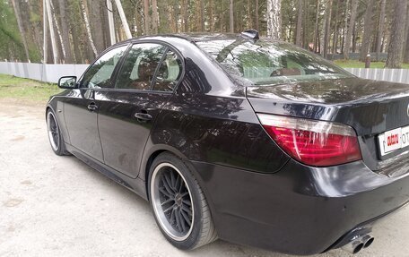 BMW 5 серия, 2005 год, 2 000 000 рублей, 18 фотография