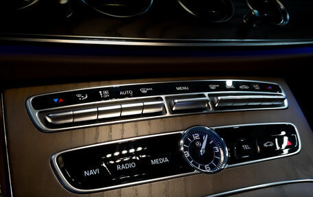 Mercedes-Benz E-Класс, 2019 год, 4 650 000 рублей, 27 фотография