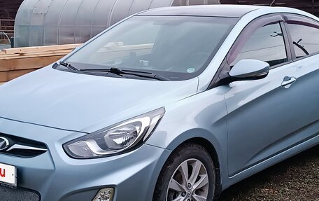 Hyundai Solaris II рестайлинг, 2012 год, 1 100 000 рублей, 8 фотография