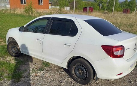 Renault Logan II, 2015 год, 500 000 рублей, 2 фотография