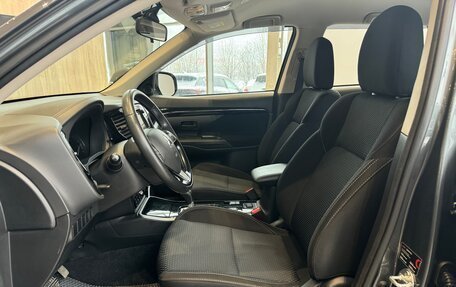 Mitsubishi Outlander III рестайлинг 3, 2019 год, 2 537 000 рублей, 9 фотография