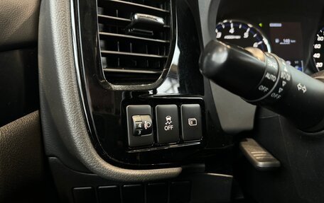 Mitsubishi Outlander III рестайлинг 3, 2019 год, 2 537 000 рублей, 14 фотография