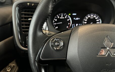 Mitsubishi Outlander III рестайлинг 3, 2019 год, 2 537 000 рублей, 16 фотография