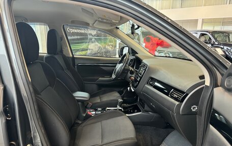 Mitsubishi Outlander III рестайлинг 3, 2019 год, 2 537 000 рублей, 30 фотография