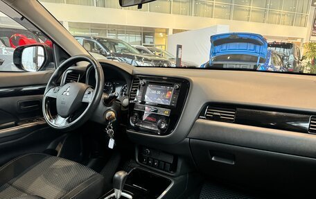 Mitsubishi Outlander III рестайлинг 3, 2019 год, 2 537 000 рублей, 29 фотография