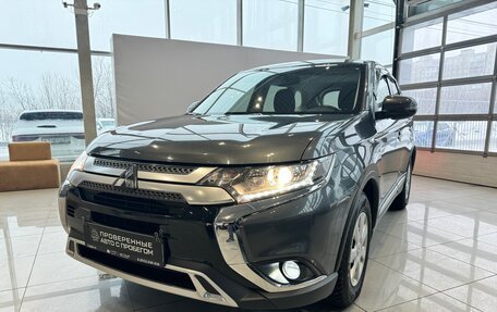 Mitsubishi Outlander III рестайлинг 3, 2019 год, 2 537 000 рублей, 33 фотография