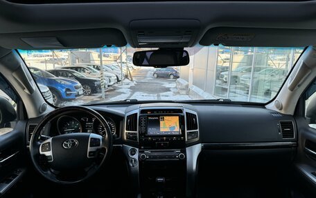 Toyota Land Cruiser 200, 2014 год, 3 590 000 рублей, 10 фотография