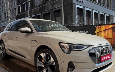 Audi e-tron I, 2021 год, 7 800 000 рублей, 1 фотография