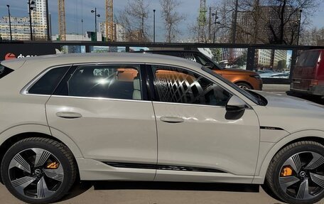 Audi e-tron I, 2021 год, 7 800 000 рублей, 3 фотография