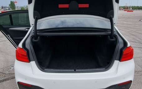 BMW 5 серия, 2018 год, 2 700 000 рублей, 11 фотография
