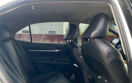 Toyota Camry, 2019 год, 3 150 000 рублей, 9 фотография