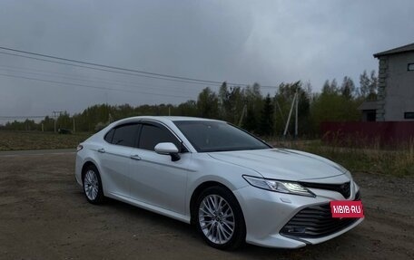 Toyota Camry, 2019 год, 3 150 000 рублей, 4 фотография
