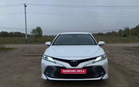 Toyota Camry, 2019 год, 3 150 000 рублей, 2 фотография