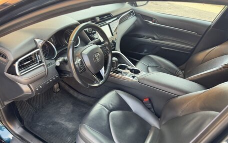 Toyota Camry, 2018 год, 2 250 000 рублей, 10 фотография