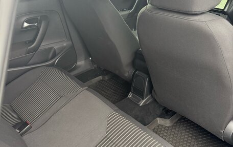 Volkswagen Polo VI (EU Market), 2011 год, 750 000 рублей, 22 фотография
