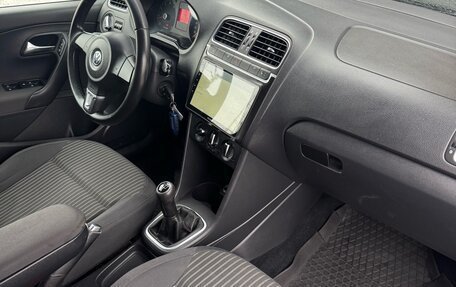 Volkswagen Polo VI (EU Market), 2011 год, 750 000 рублей, 20 фотография