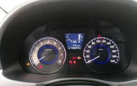 Hyundai Solaris II рестайлинг, 2013 год, 980 000 рублей, 2 фотография