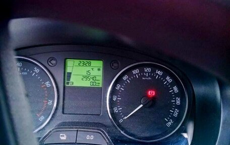 Skoda Fabia II, 2013 год, 900 000 рублей, 5 фотография