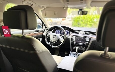 Volkswagen Passat B8 рестайлинг, 2015 год, 1 720 000 рублей, 14 фотография