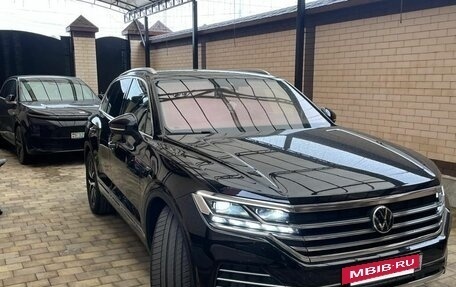Volkswagen Touareg III, 2021 год, 5 500 000 рублей, 2 фотография