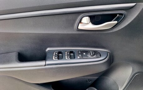 KIA Rio IV, 2017 год, 1 370 000 рублей, 14 фотография