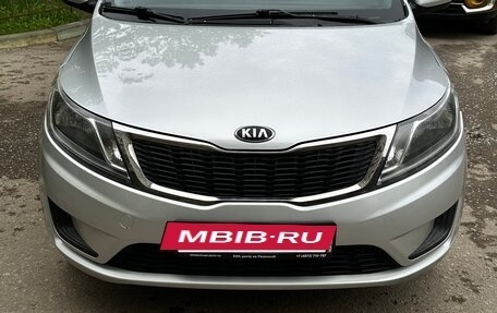 KIA Rio III рестайлинг, 2013 год, 860 000 рублей, 2 фотография