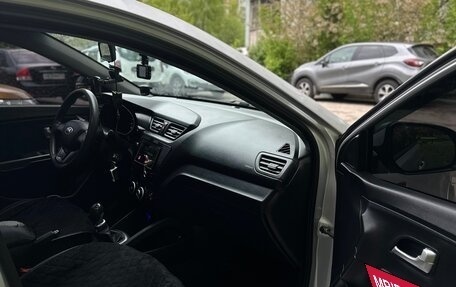 KIA Rio III рестайлинг, 2013 год, 860 000 рублей, 18 фотография