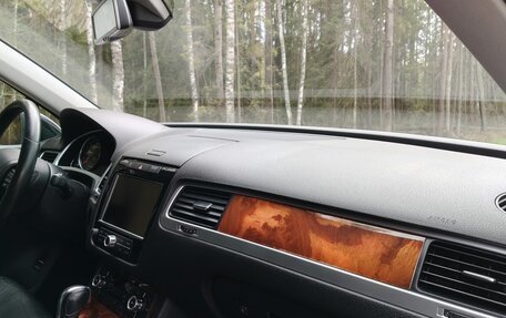 Volkswagen Touareg III, 2010 год, 2 000 000 рублей, 24 фотография