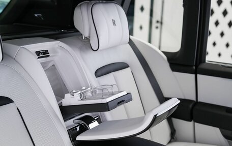 Rolls-Royce Cullinan, 2025 год, 85 000 000 рублей, 12 фотография