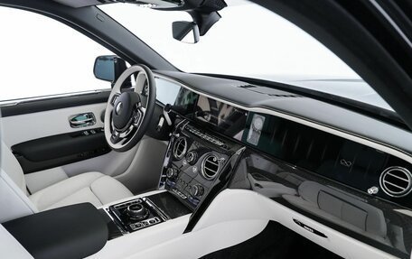 Rolls-Royce Cullinan, 2025 год, 85 000 000 рублей, 14 фотография