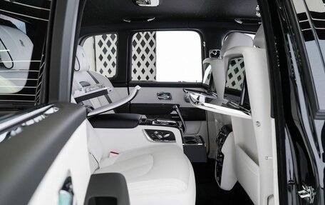 Rolls-Royce Cullinan, 2025 год, 85 000 000 рублей, 11 фотография