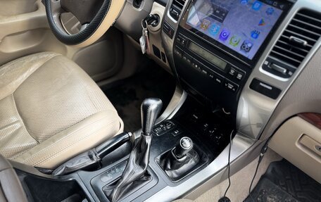 Toyota Land Cruiser Prado 120 рестайлинг, 2006 год, 1 800 000 рублей, 15 фотография