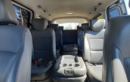 Hyundai Grand Starex Grand Starex I рестайлинг 2, 2015 год, 2 600 000 рублей, 11 фотография