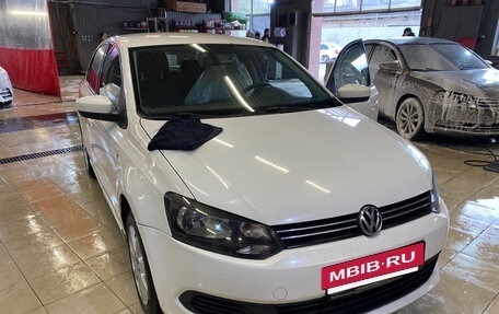 Volkswagen Polo VI (EU Market), 2012 год, 650 000 рублей, 2 фотография