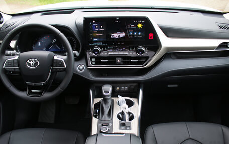 Toyota Highlander, 2025 год, 5 850 000 рублей, 16 фотография