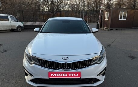 KIA Optima IV, 2019 год, 1 900 000 рублей, 2 фотография