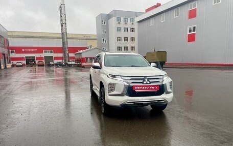 Mitsubishi Montero Sport, 2022 год, 3 350 000 рублей, 3 фотография
