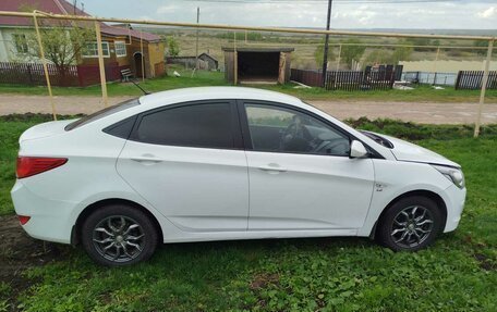 Hyundai Solaris II рестайлинг, 2015 год, 700 000 рублей, 6 фотография
