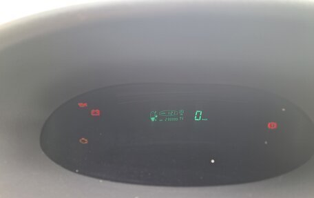 Toyota Vitz, 2000 год, 230 000 рублей, 7 фотография