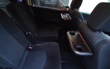 Nissan Serena IV, 2011 год, 1 350 000 рублей, 12 фотография